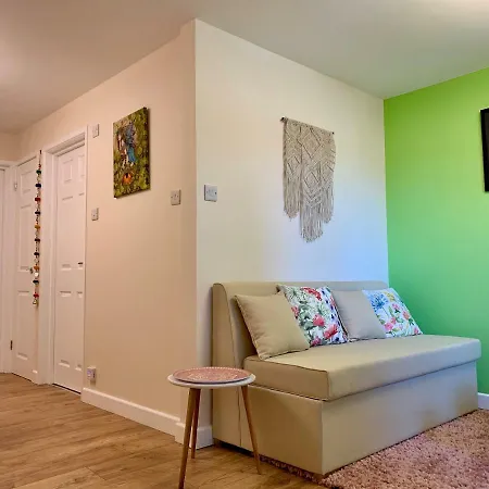 Pristine Apartment In The Centre Of Glastonbury Exterior photo