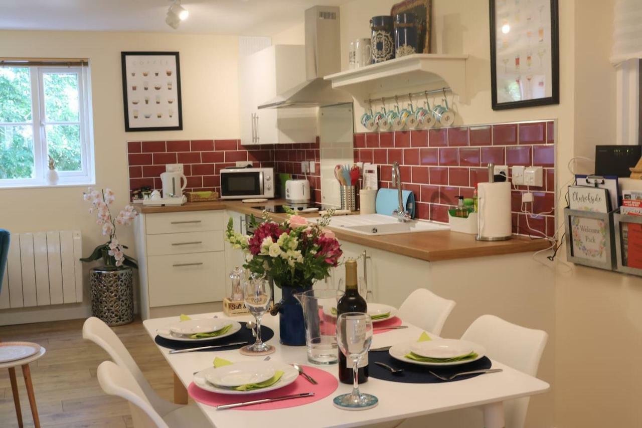 Pristine In The Centre Of Apartment Glastonbury